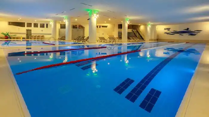 piscină și bazin de înot încălzit în Berceni pentru înot de agrement